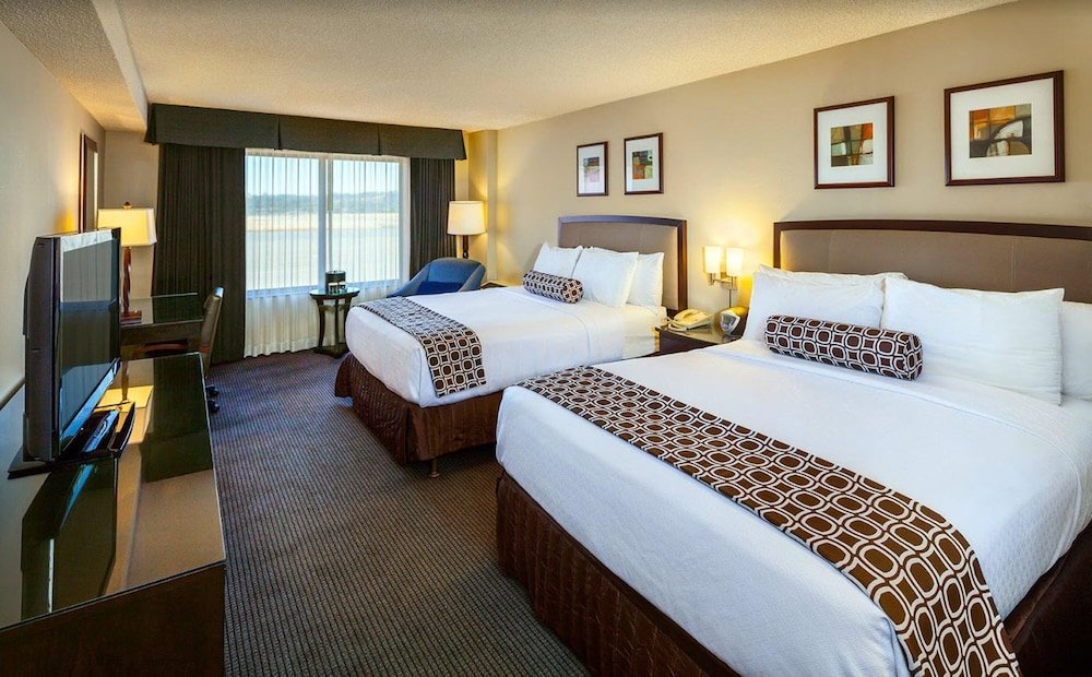 Фото Concord Plaza Hotel