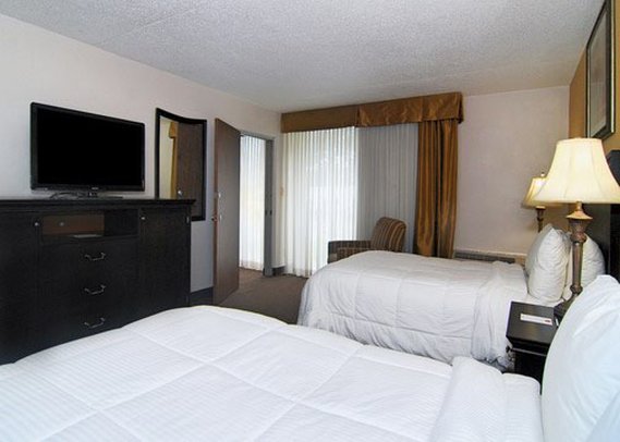 Фото Charleston Grand Hotel