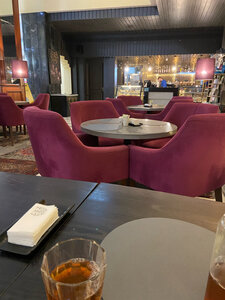 Cari Cake (Oʻzbekiston ovozi koʻchasi, 2), cafe