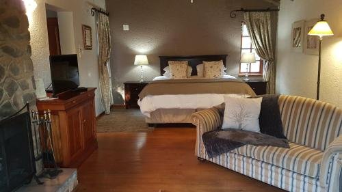 Фото Whispering Pines Country Estate