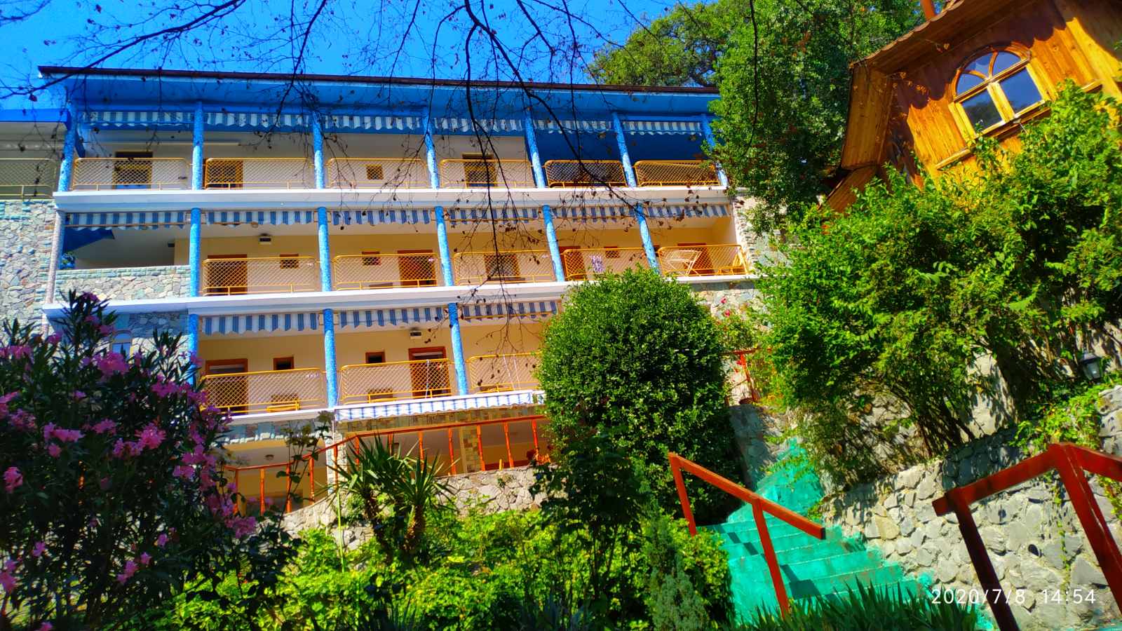 Фото отеля 1