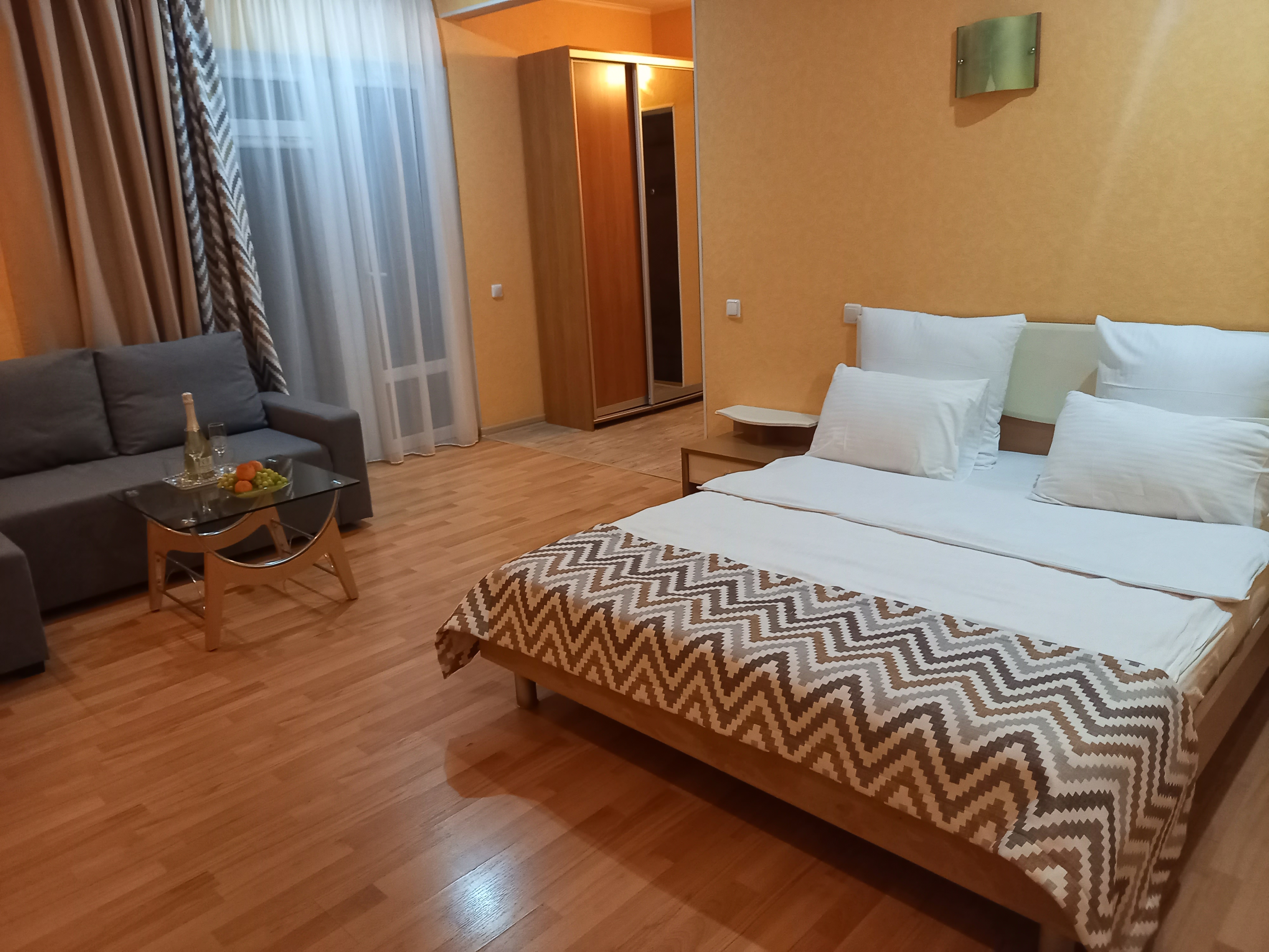 Фото отеля 1