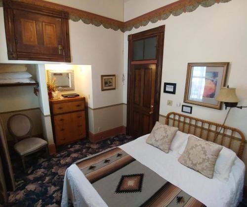 Фото Red Garter Inn