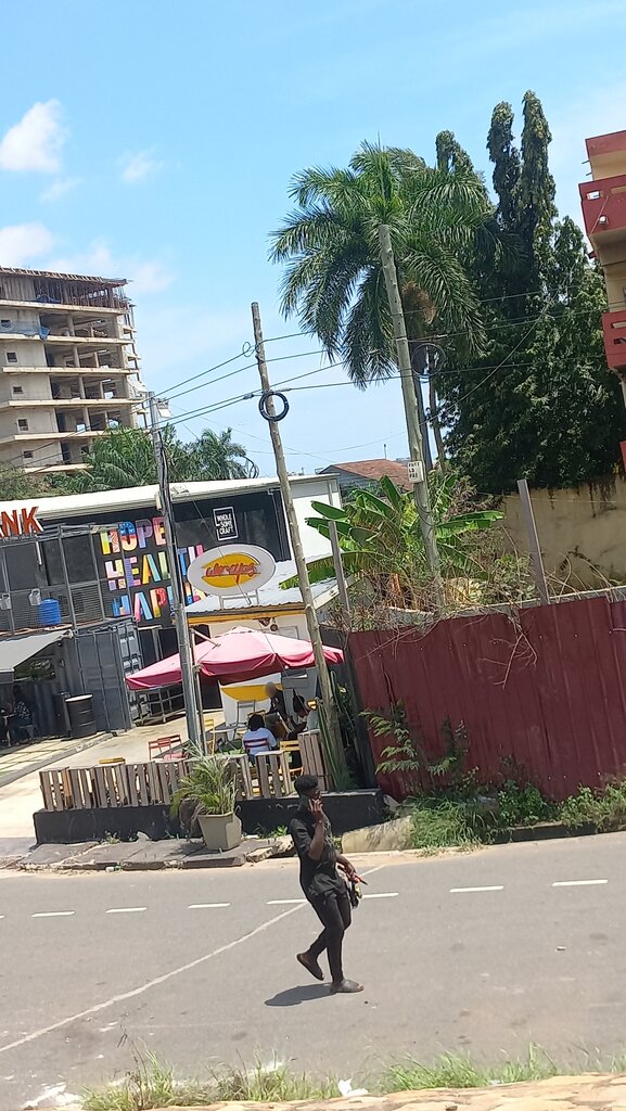 Soft drinks bar Juice Tank, Accra, photo