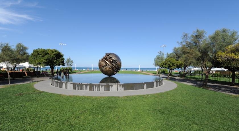 Фото отеля 2