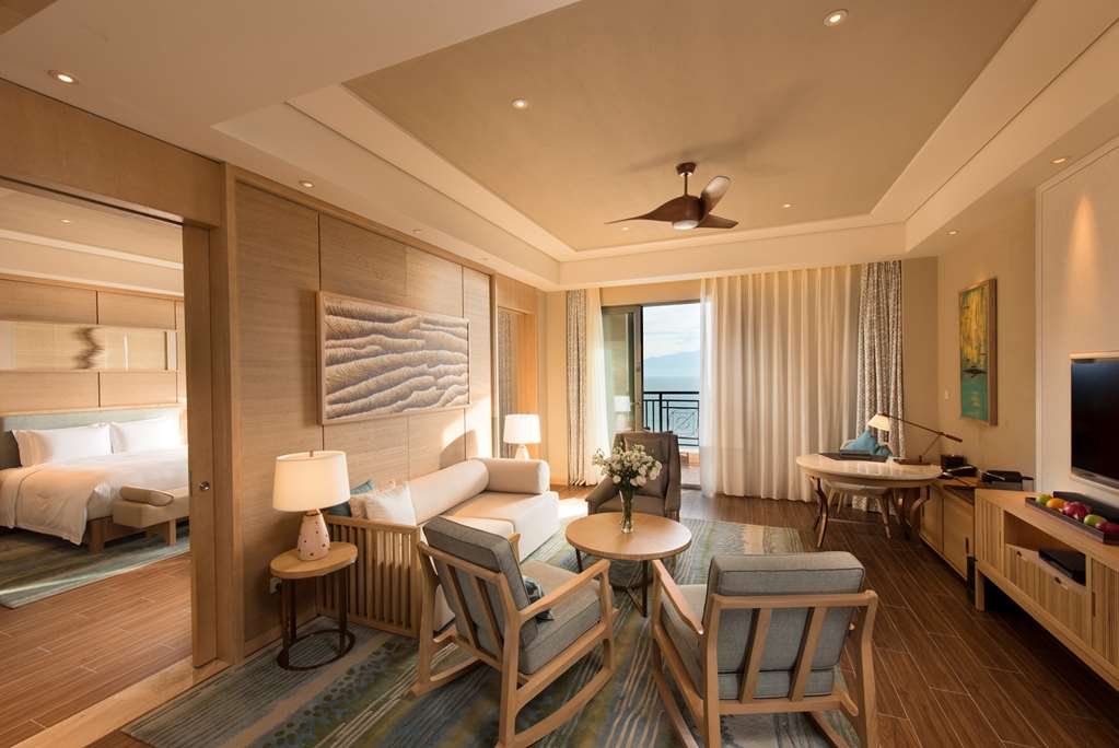 Фото Hilton Yuxi Fuxian Lake