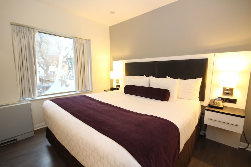 Фото The Saint James Hotel, An Ascend Hotel Collection Member