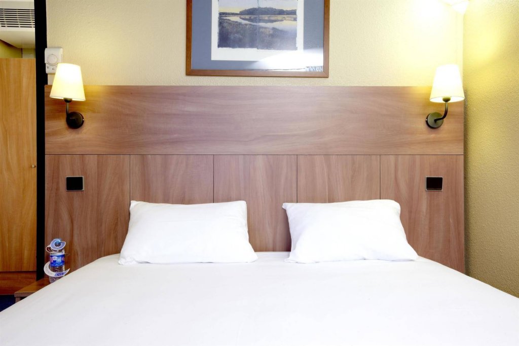 Фото Hotel Kyriad Mulhouse Est - Lutterbach