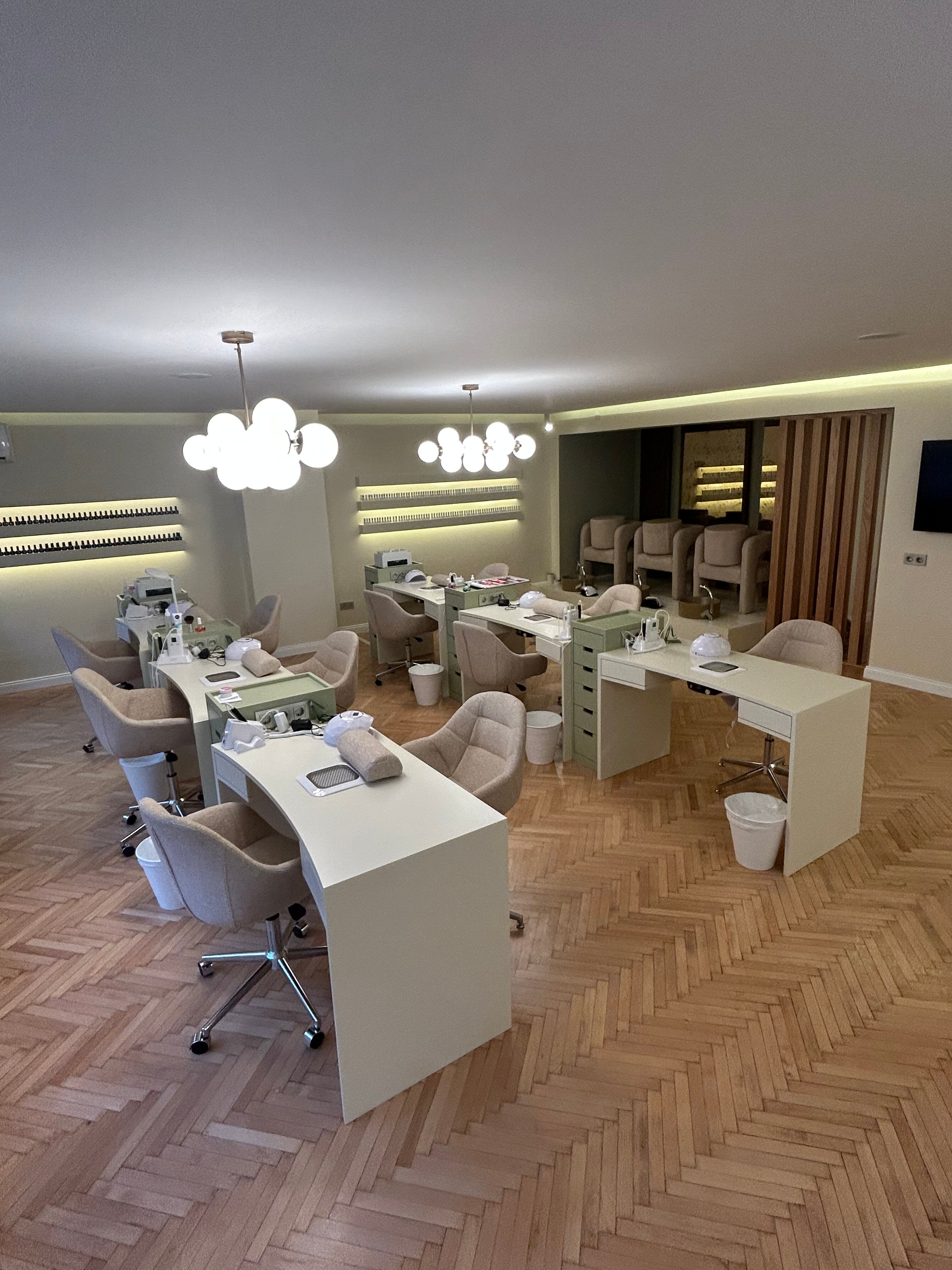 Aika Nişantaşı Beauty Nail Lashes Hair Cilt Bakımı Protez Tırnak İpek Kirpik Kalıcı Makyaj Kuaför