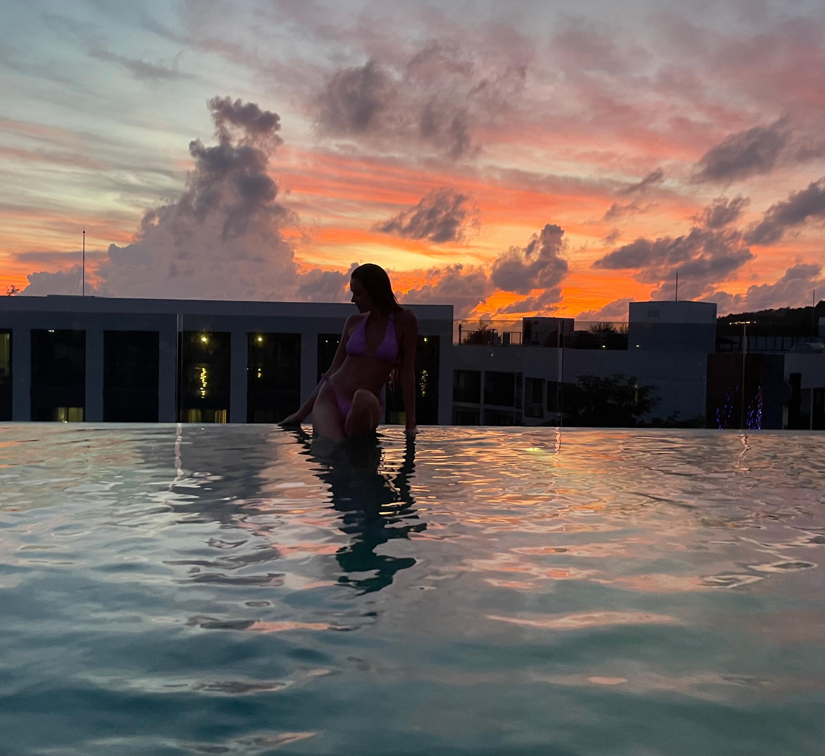 Фото JonoX Phuket Karon Hotel