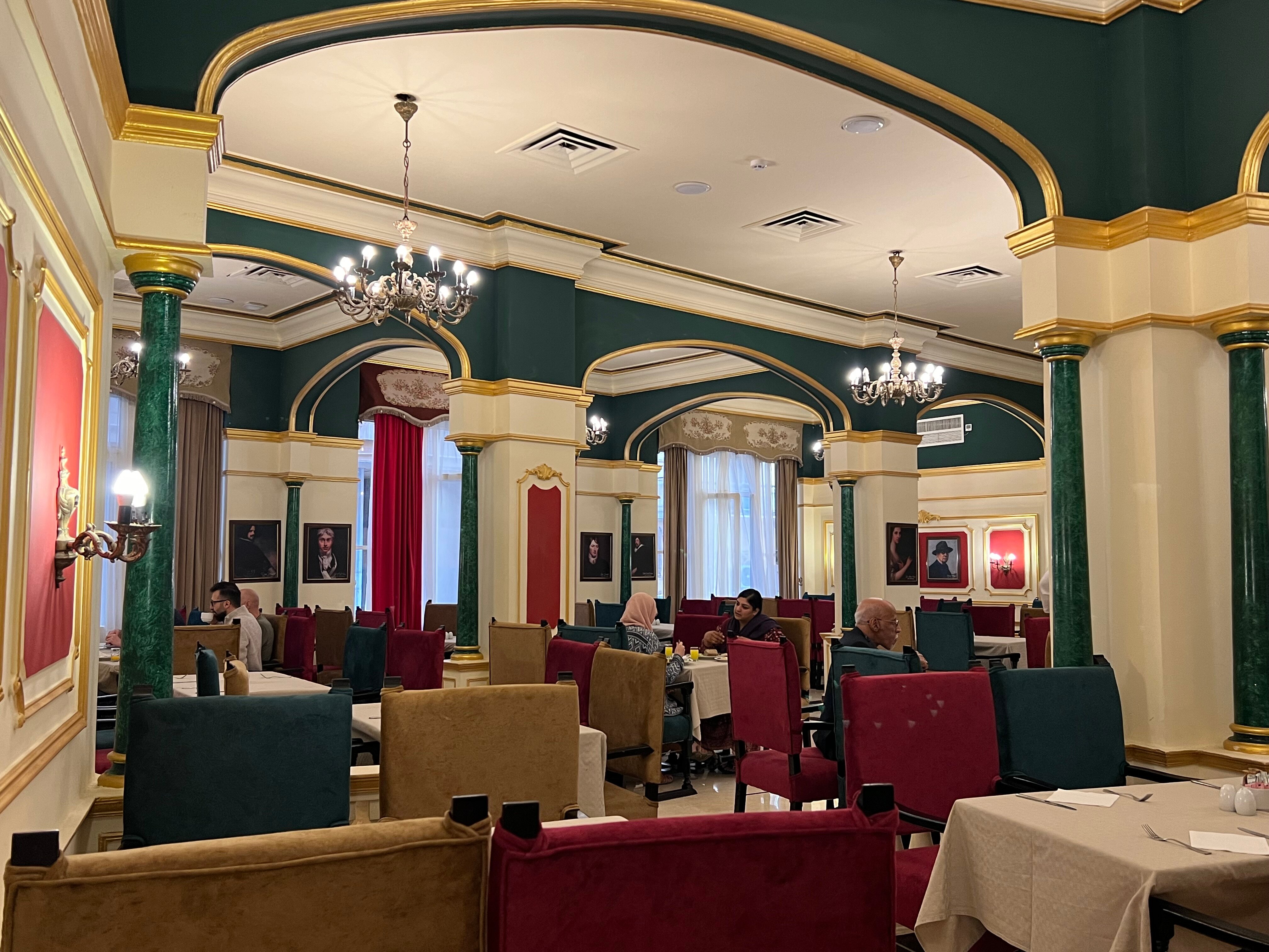 Фото Cosmopolitan Plaza Inn Hotel