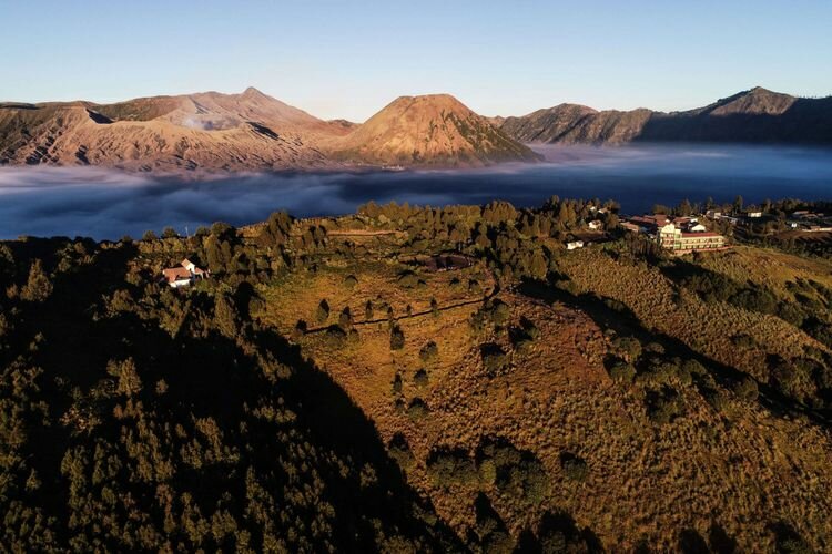 Observation deck Pos Pengamatan Gunung Api Bromo, East Java, photo