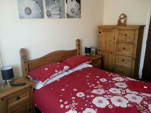 Фото The Vyvyan Arms Hotel