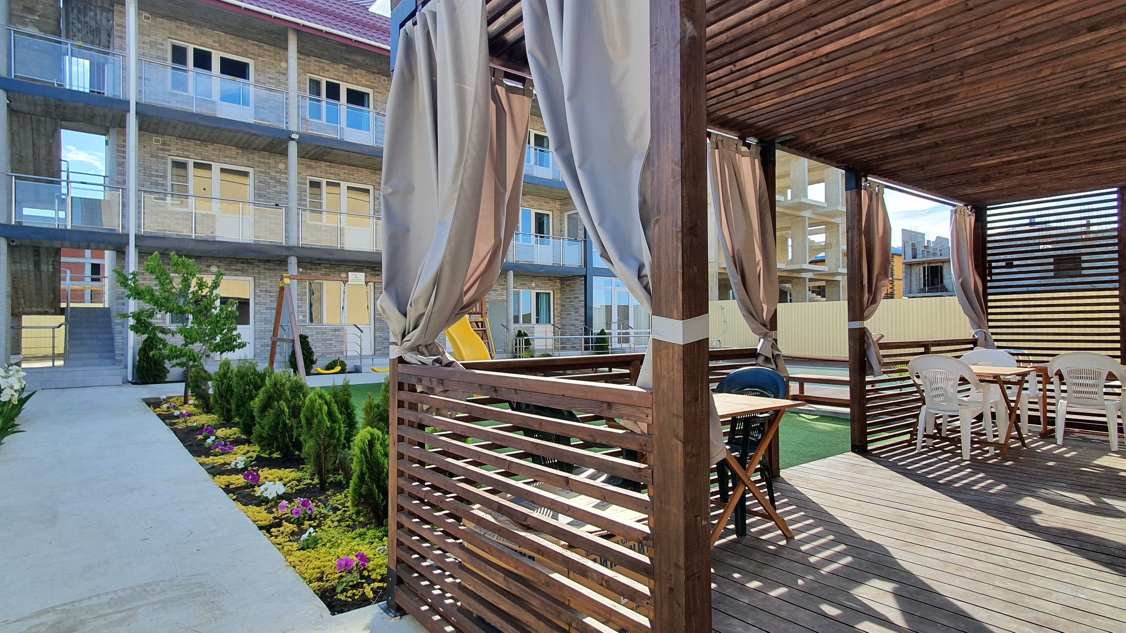 Фото отеля 1