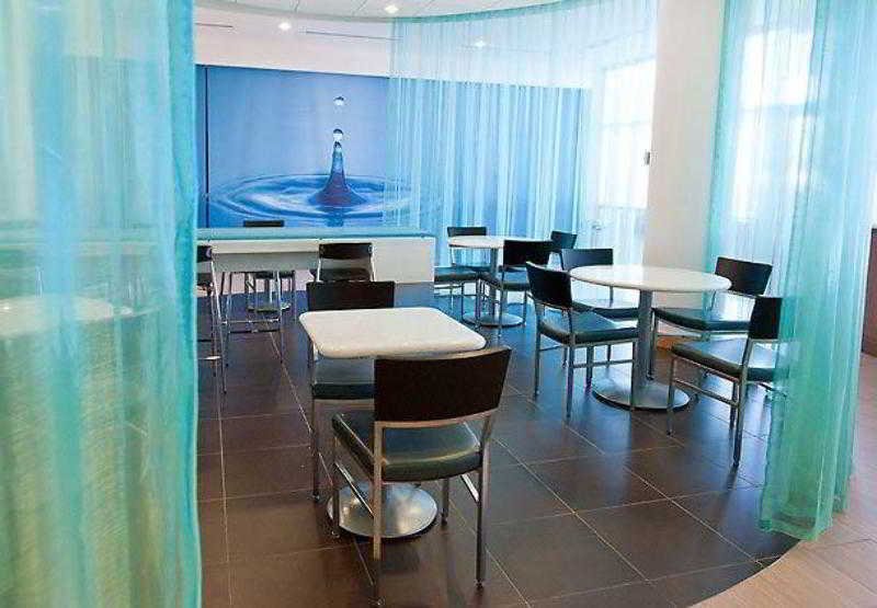 Фото SpringHill Suites Houston NASA/Seabrook