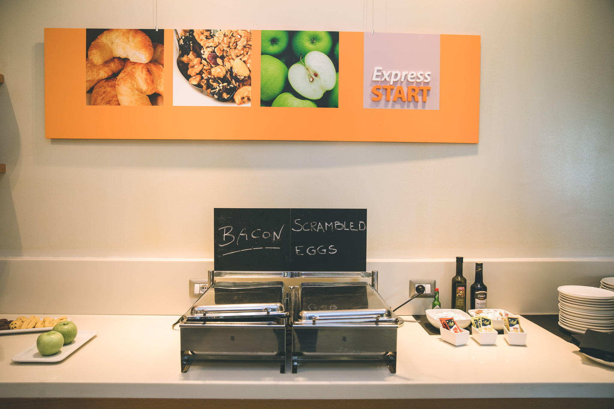 Фото Holiday Inn Express Milan - Malpensa Airport, an Ihg Hotel