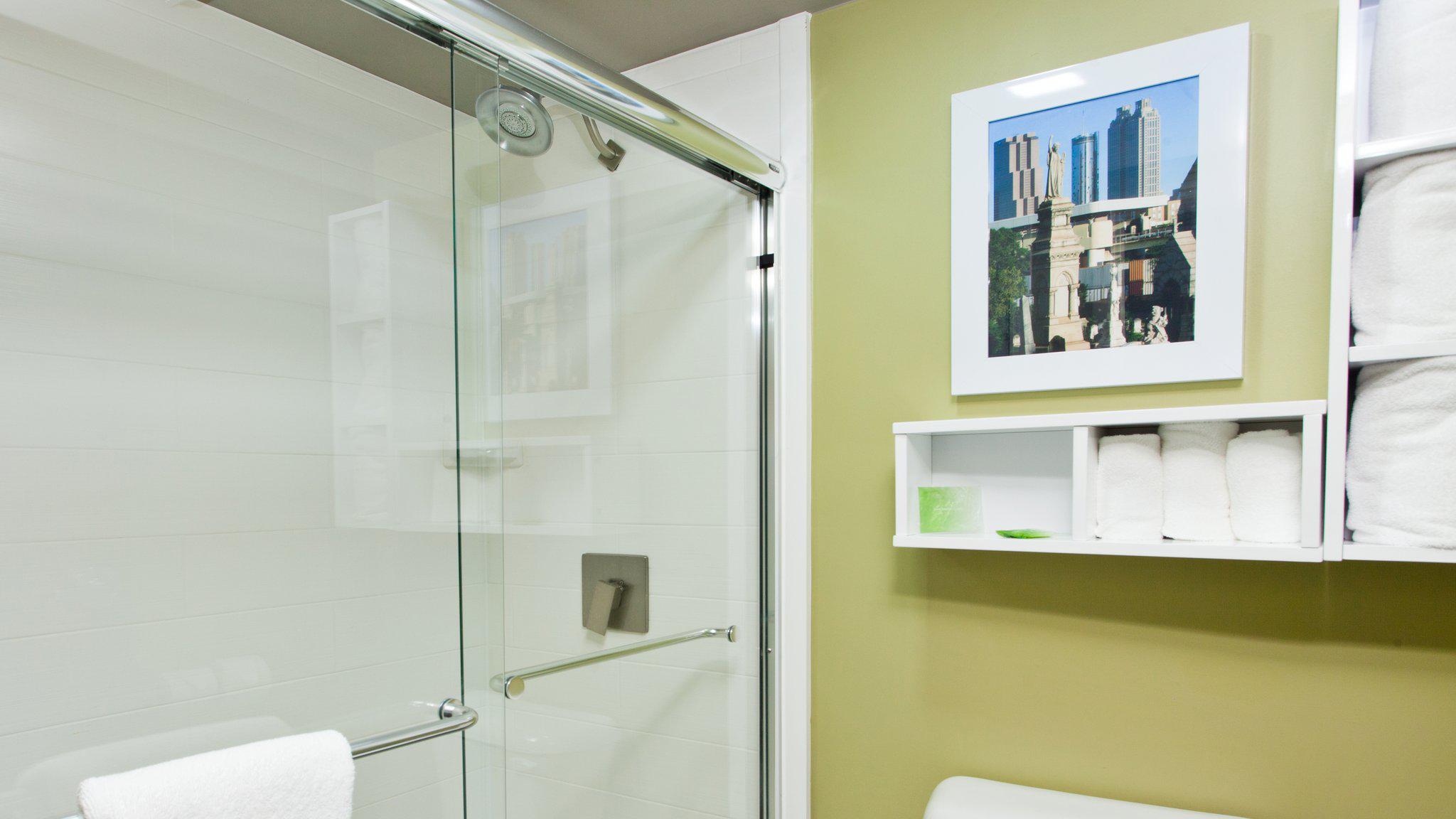 Фото Holiday Inn Express Atlanta Galleria - Ballpark Area, an Ihg Hotel