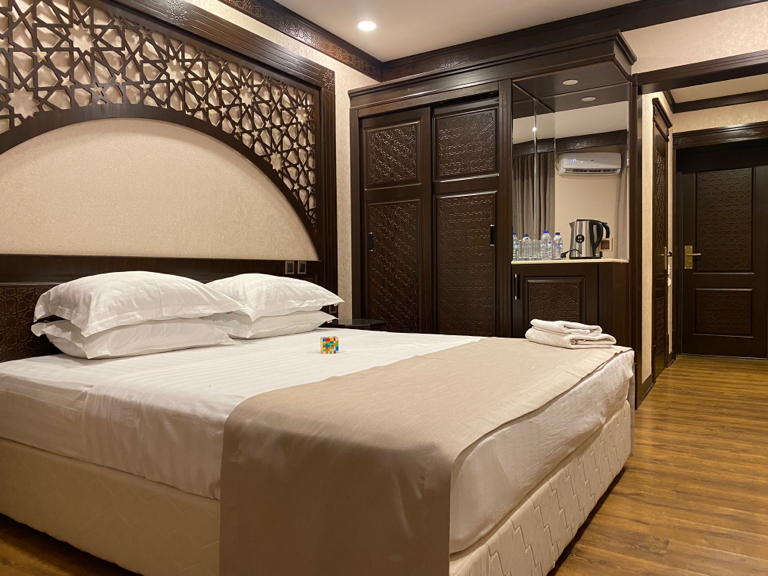 Фото Orient Star Varaxsha