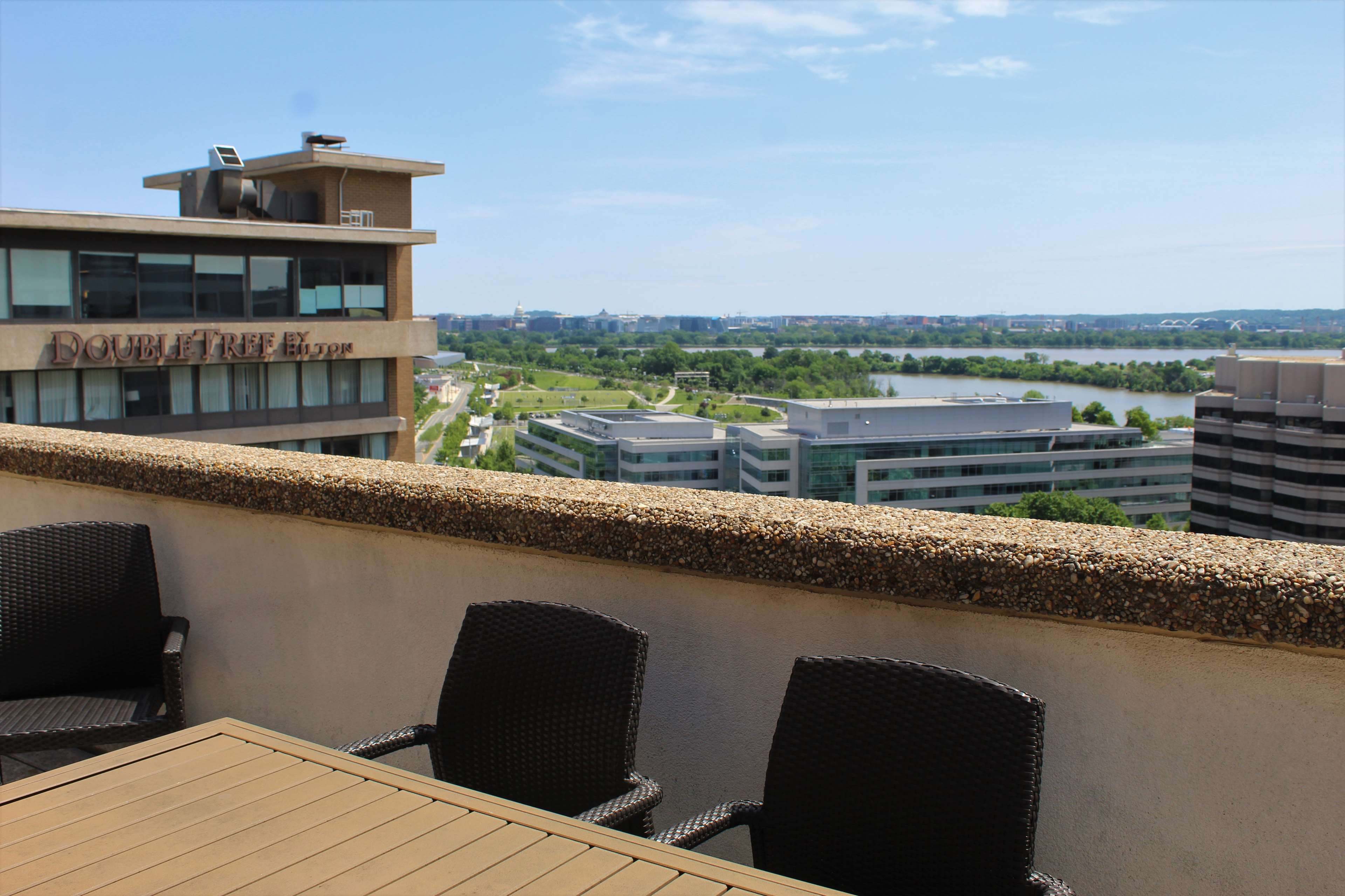 Фото DoubleTree by Hilton Washington Dc - Crystal City