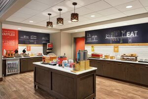 Гостиница Hampton Inn & Suites Overland Park South