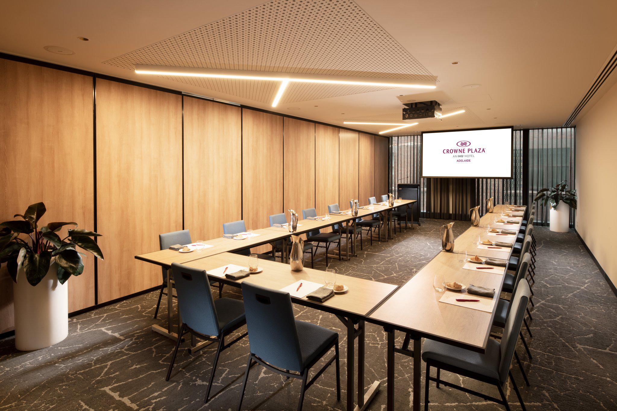 Фото Crowne Plaza by IHG Adelaide