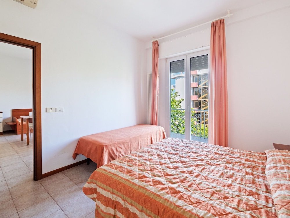 Фото Residence, Near the Beach and the Sea