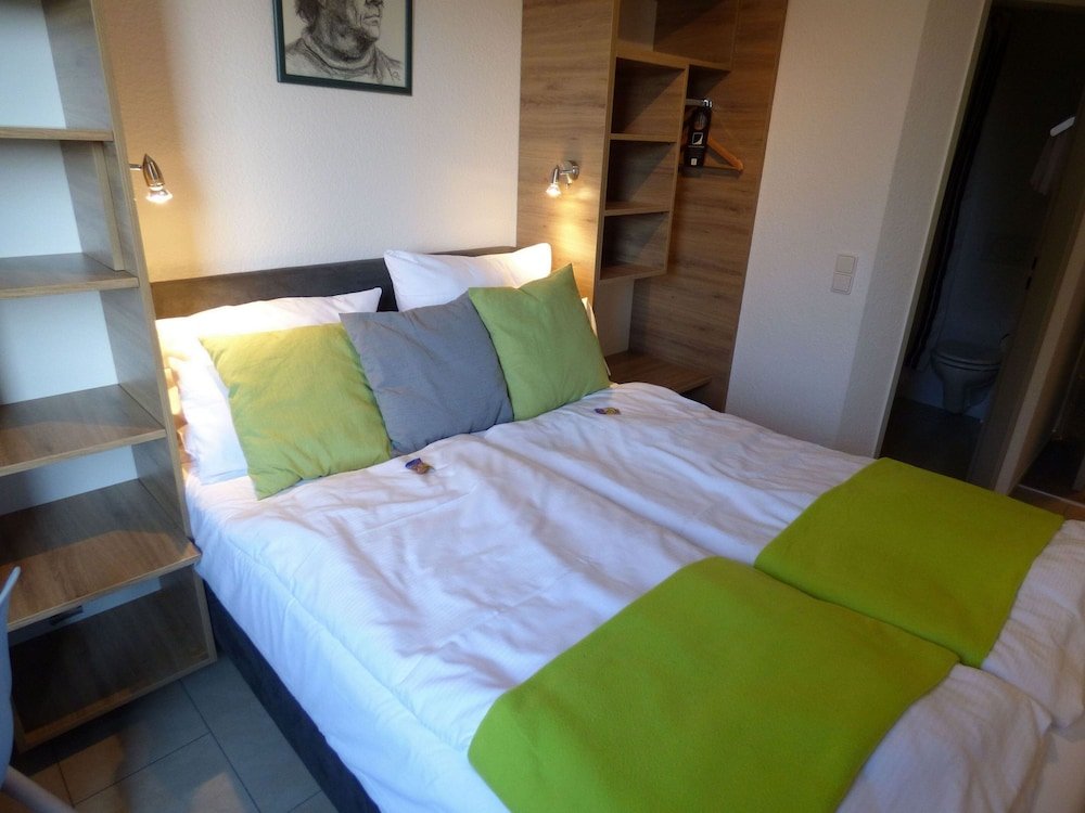 Фото Art Inn Hotel Dinslaken