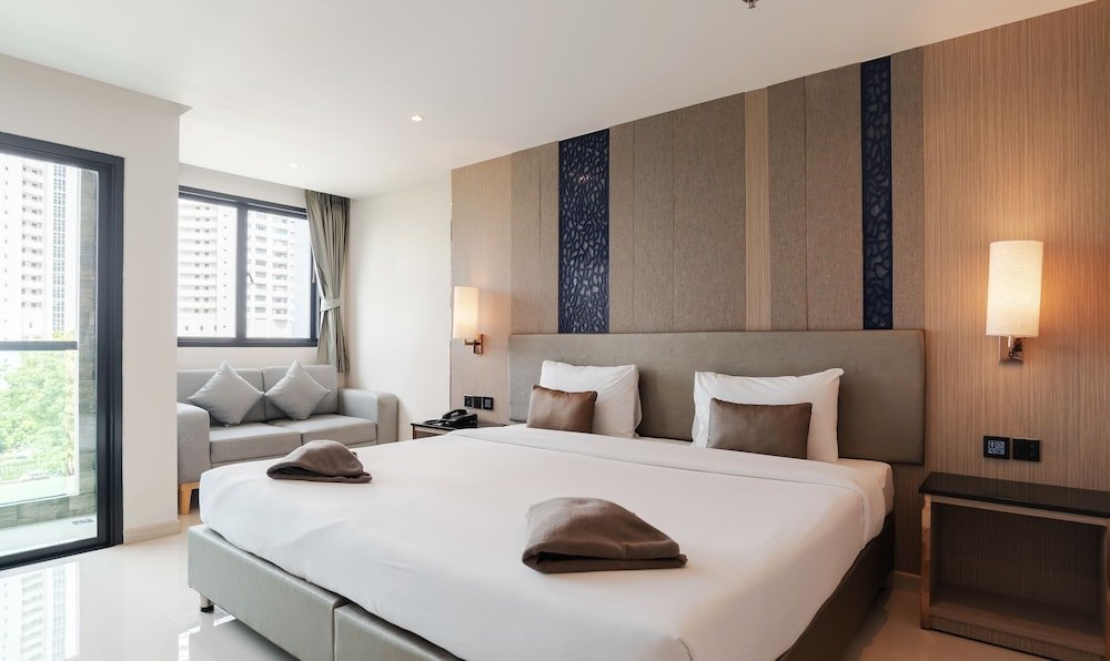 Фото The TJ Hotel