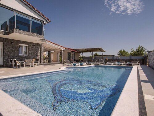 Жильё посуточно Modern Villa With Private Pool Consisting of 2 Apartments Near the Beach
