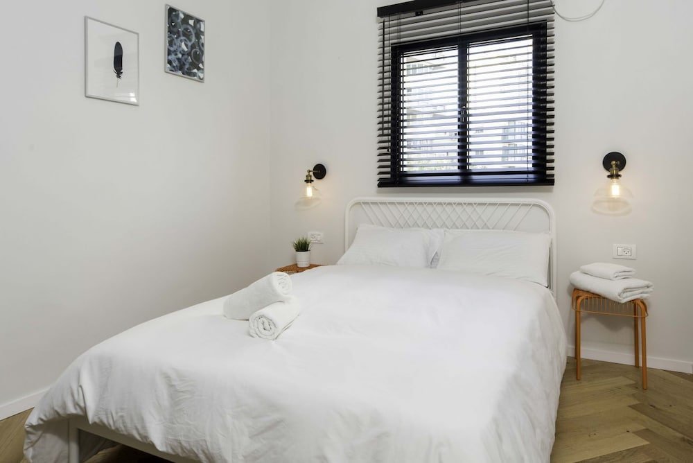 Фото Beautiful & Stylish 2bd with Balcony