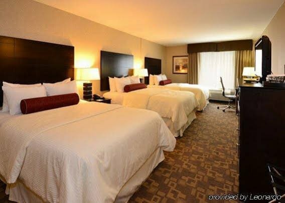 Гостиница Clarion Inn Elmhurst - Oakbrook в Элмхерсте