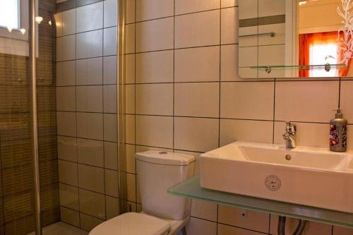 Фото Rooms & Apartments Archontou