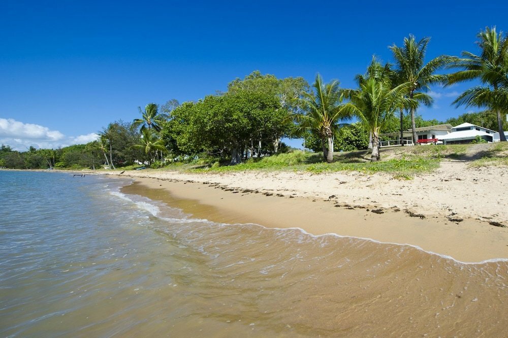 Hotel Beached on Magnetic, Queensland, photo