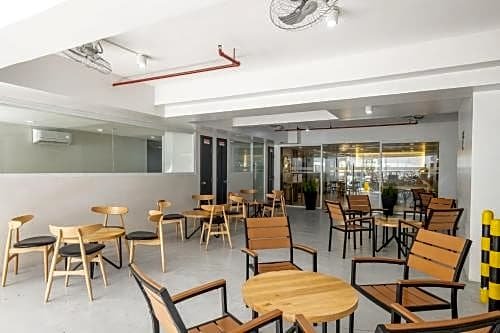 Фото IHotel Uptown Bgc