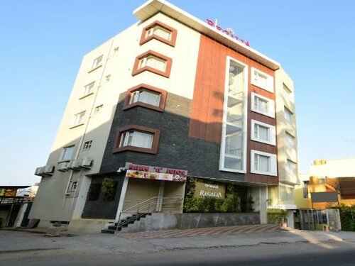 Гостиница Regalia Inn & Suites в Майсуре