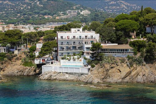 Гостиница Hôtel La Calanque в Ла-Круа-Вальмере