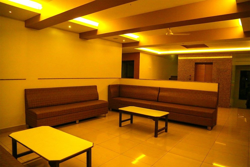 Фото Iroomz Hotel Pawan
