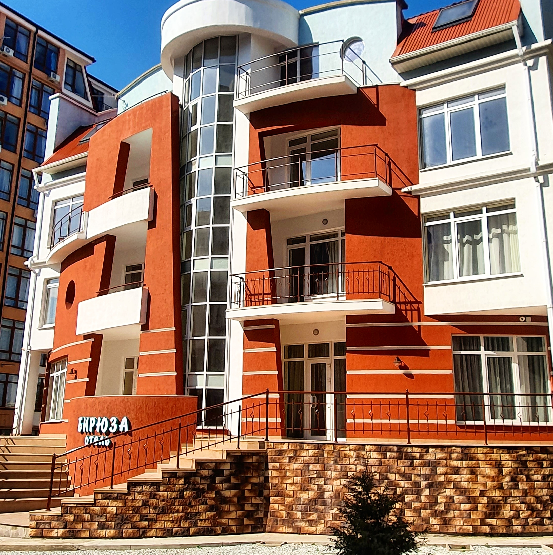 Фото отеля 2