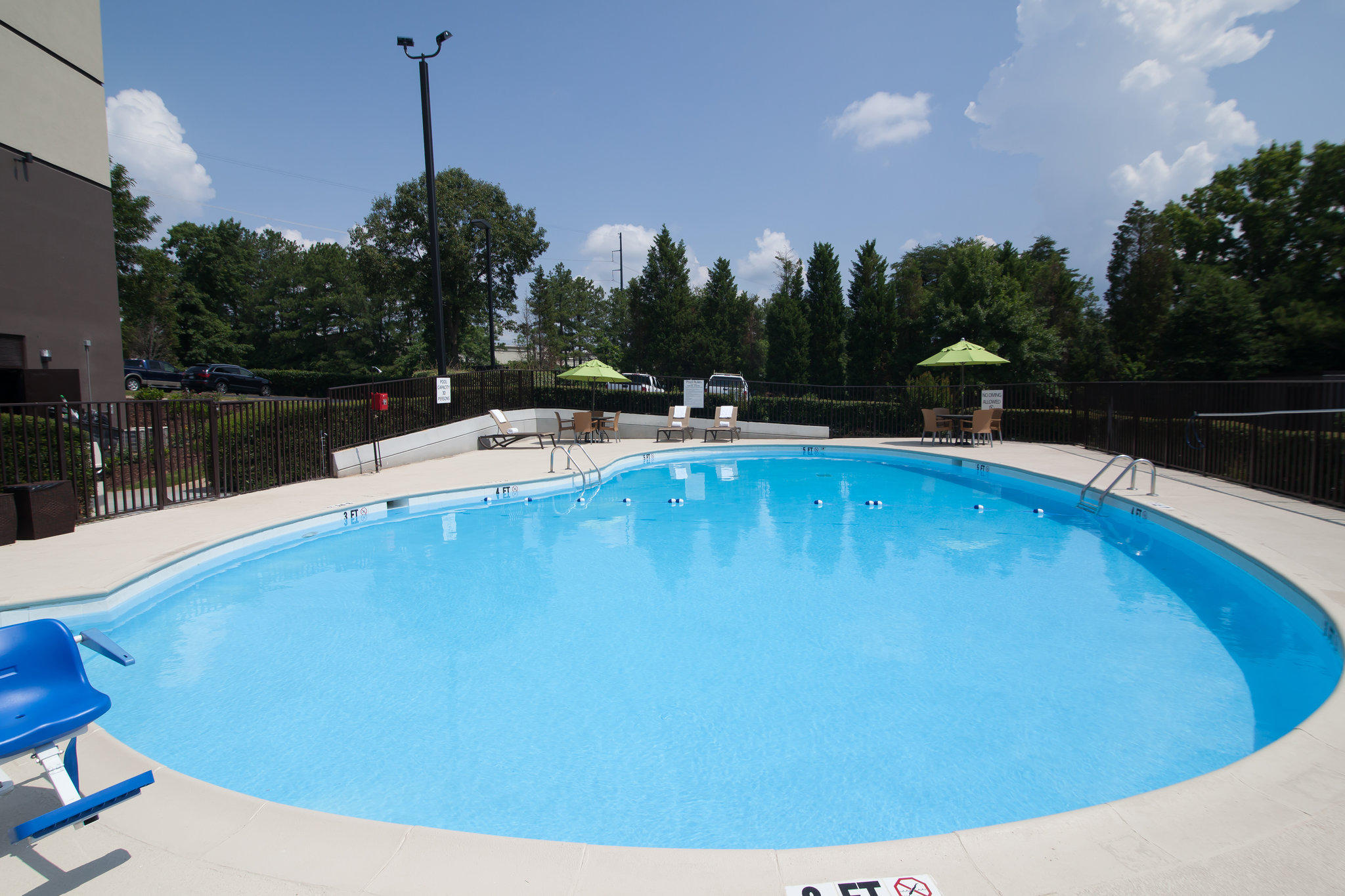 Фото Holiday Inn Express Atlanta Galleria - Ballpark Area, an Ihg Hotel