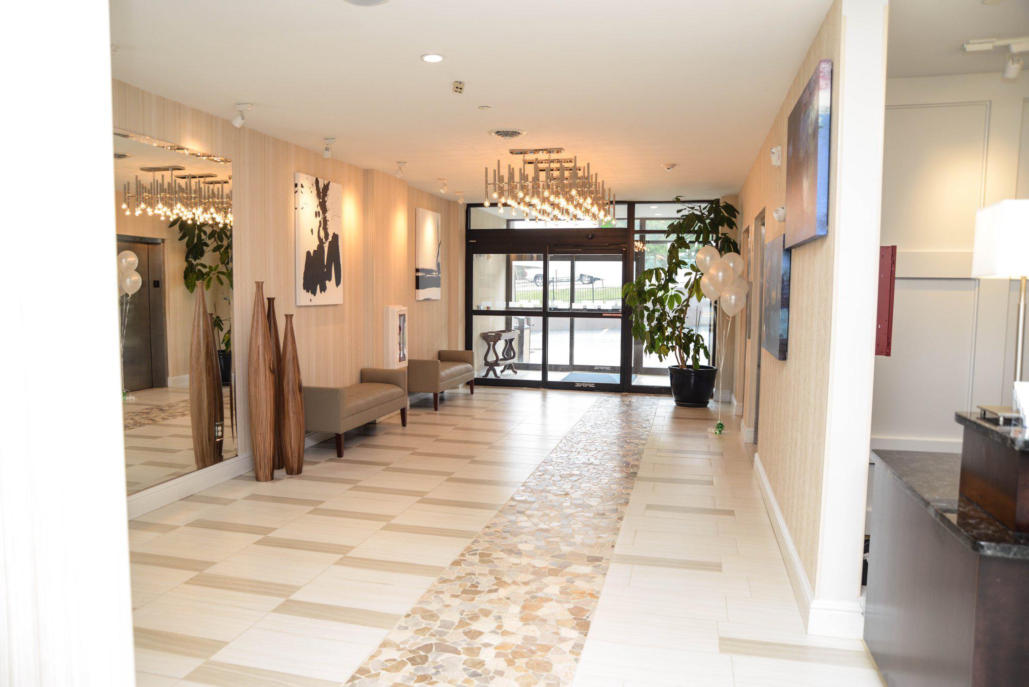 Фото Holiday Inn Express & Suites Baltimore West - Catonsville, an Ihg Hotel