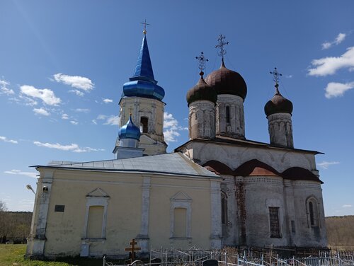 Православный храм Церковь Успения Пресвятой Богородицы в Иванищах, Тверская область, фото