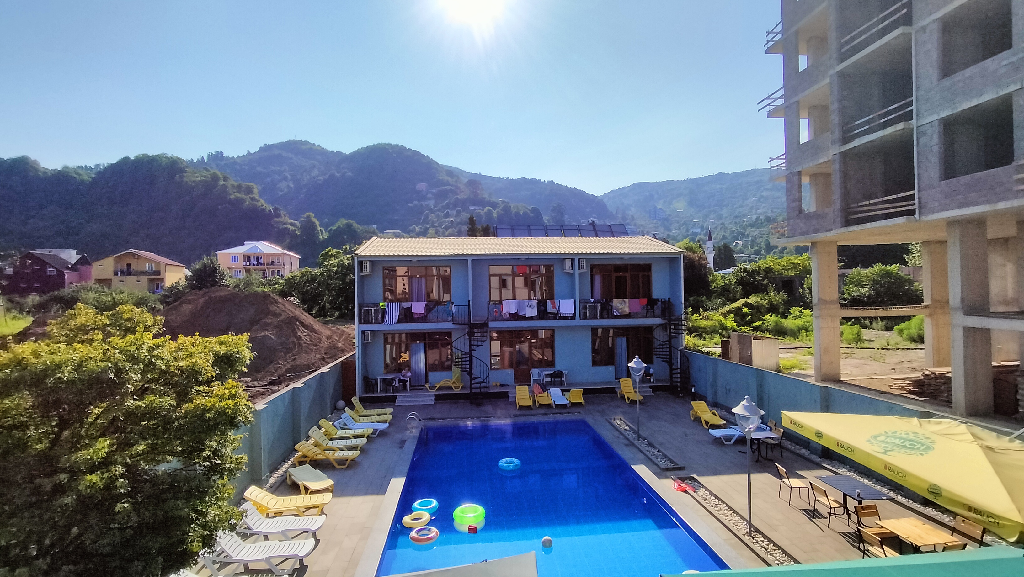 Фото отеля 1