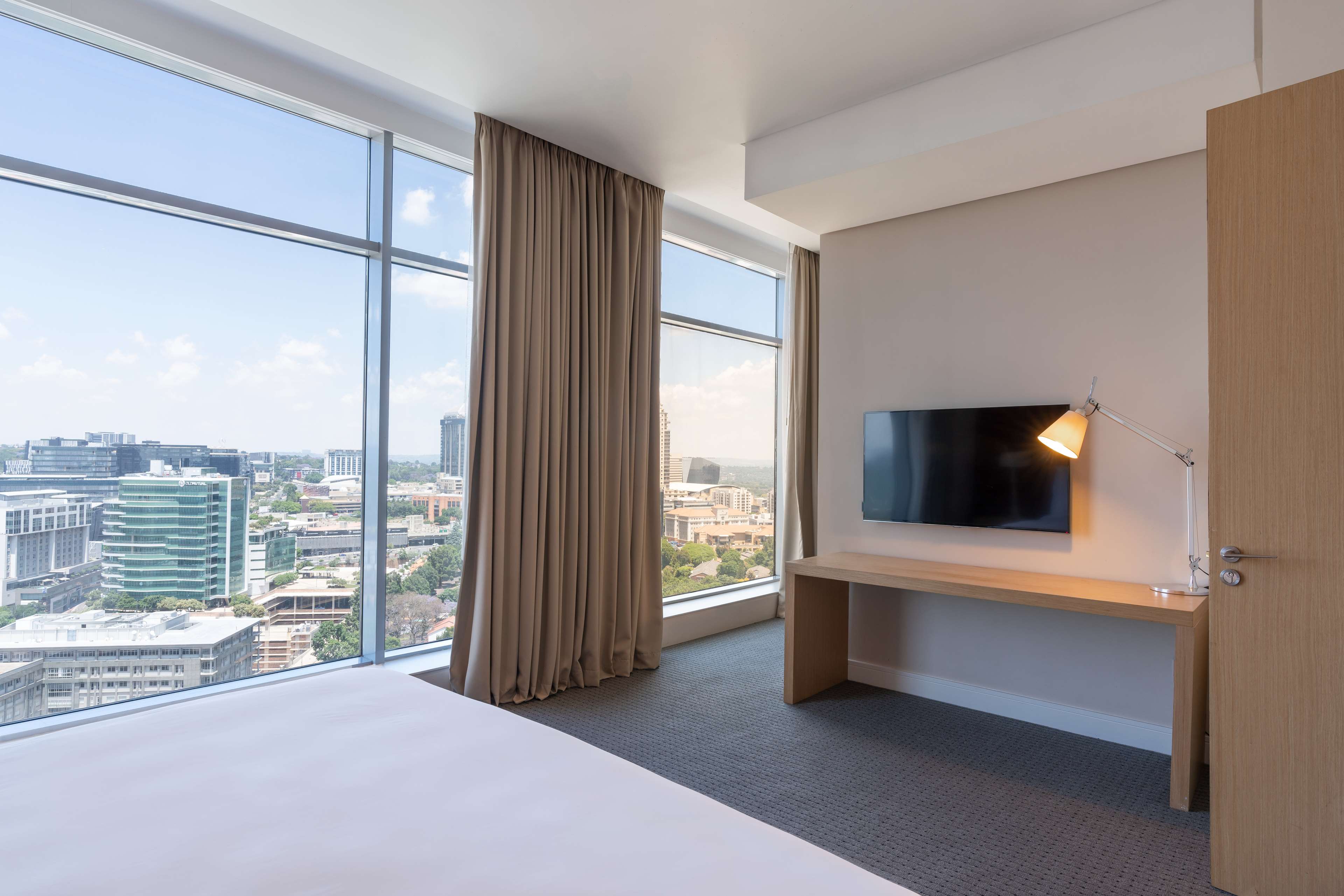 Фото Radisson Blu Gautrain Hotel, Sandton Johannesburg