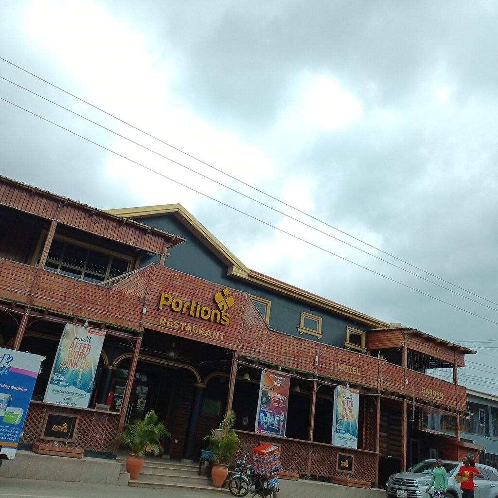 Restaurant Portions Restaurant, Accra, photo