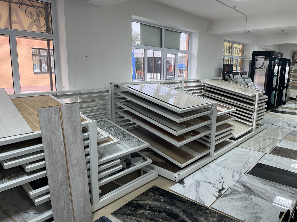 Hardware store Kafel Ing laminat, Nazran, photo