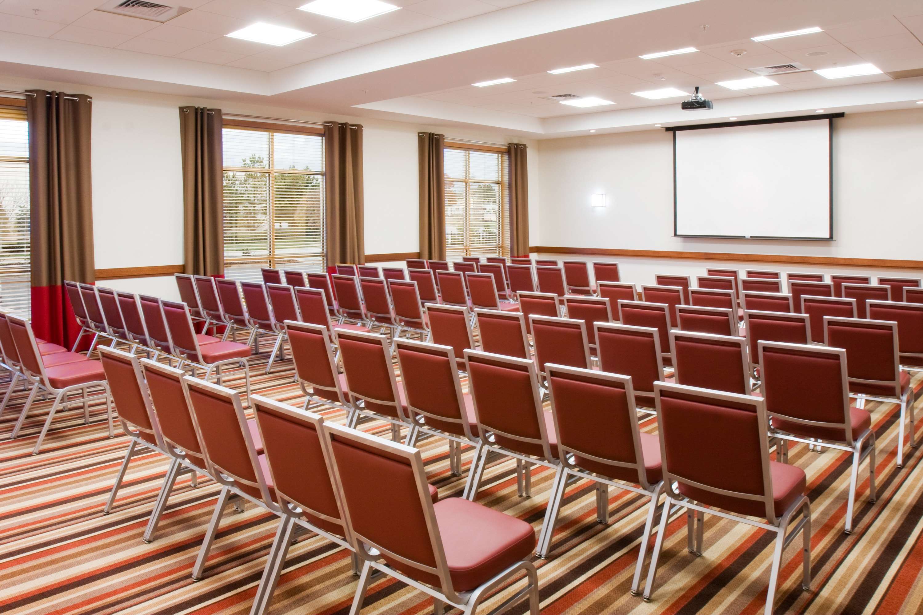 Фото Hilton Garden Inn Raleigh-Cary