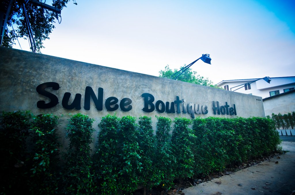 Фото Sunee Boutique Hotel