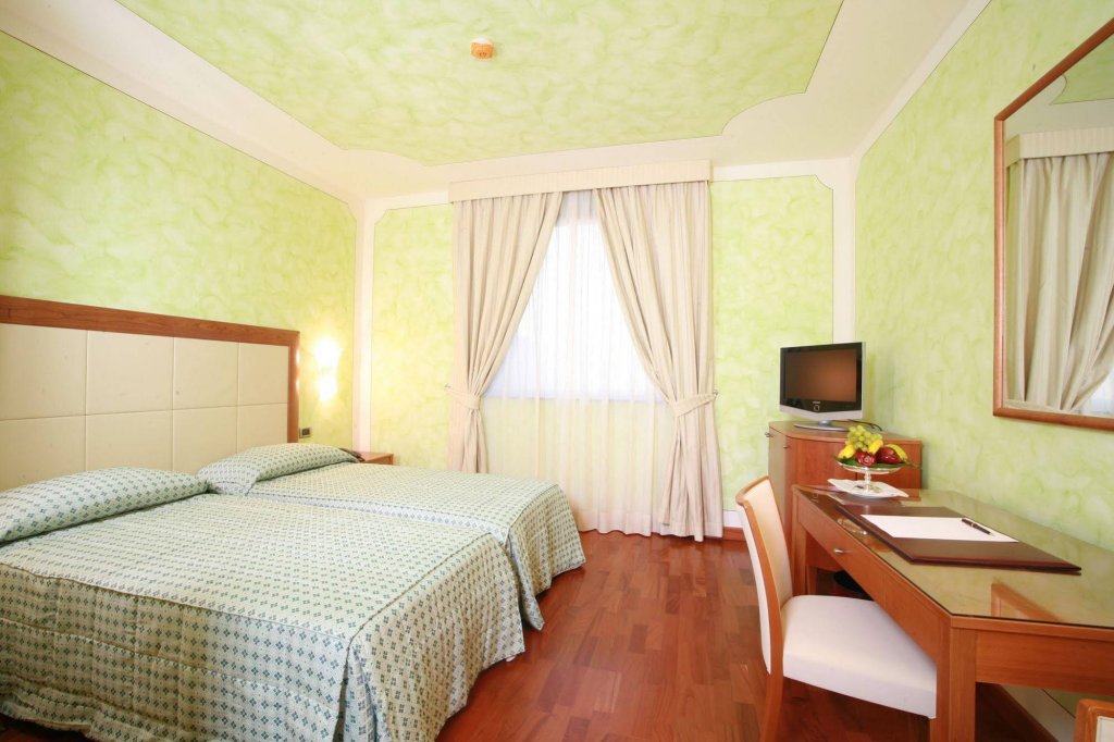 Фото Grand Hotel del Parco - Bergamo Airport