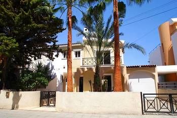 Фото Yioula Villa