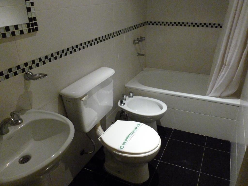 Фото Hotel Dallas Center